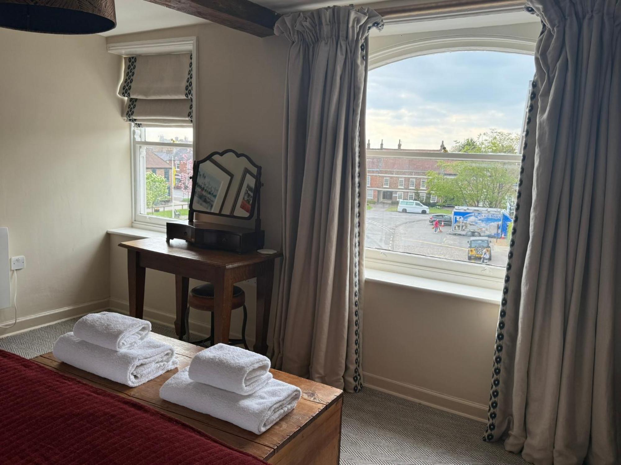 The George Hotel Easingwold Buitenkant foto